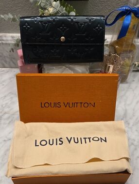Authentic Louis Vuitton Blue/Green Monogram Vernis Continental Wallet EUC